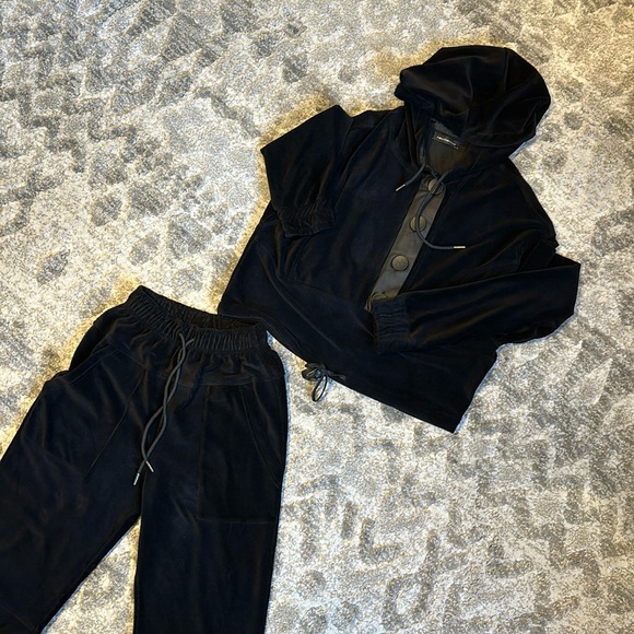 Women’s Roccobarocco Sweatsuit - Picture 1 of 4